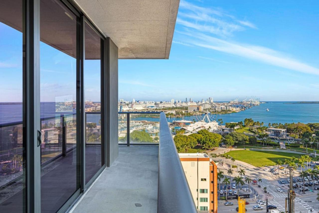 Corner Condo W/ Unrivaled Views Miami Exterior photo